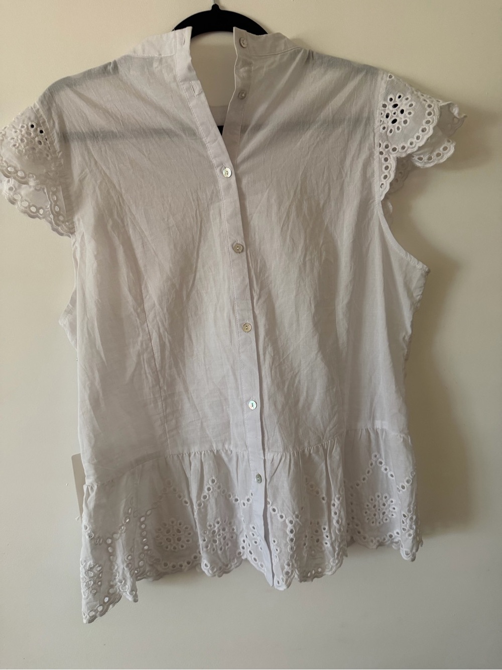 White Eyelet Broderie Anglaise Flutter Sleeve Blouse✨✨ Top fits like a Large. - Picture 3 of 4